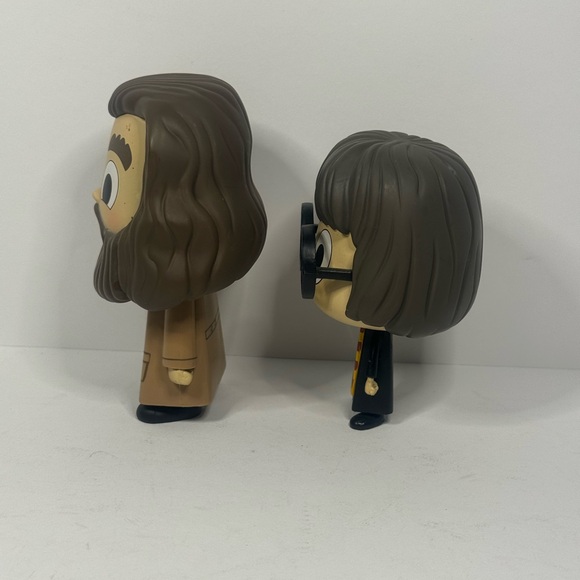 Funko Harry Potter Vynl. Rubeus Hagrid & Harry Potter Vinyl Figures - Picture 2 of 4